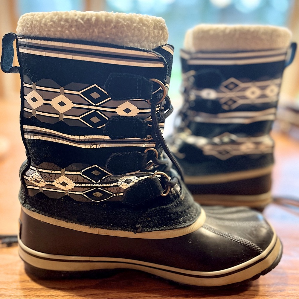 Last chance- Sorel NL1715-010 Carnival Aztec Lace Up Waterproof Winter Boots